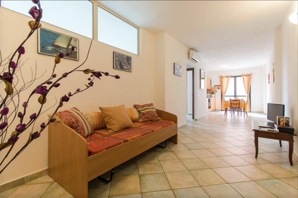 Residenza Maria Antonia - Private Apartment Orosei Exteriör bild