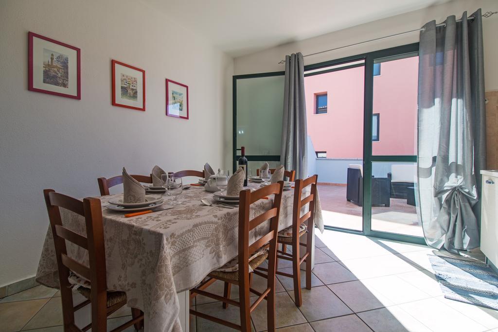 Residenza Maria Antonia - Private Apartment Orosei Exteriör bild